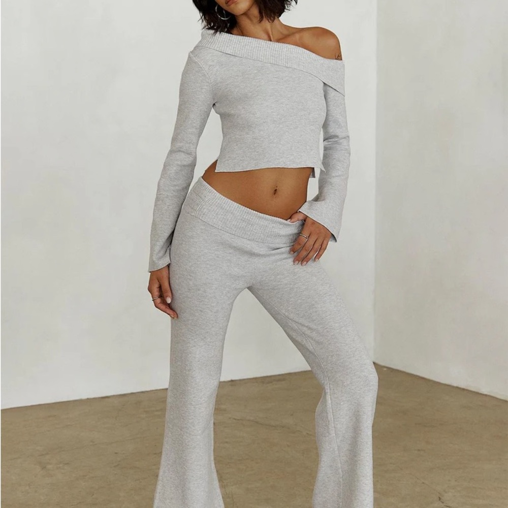 Women's Grey Off-Shoulder Knit Set